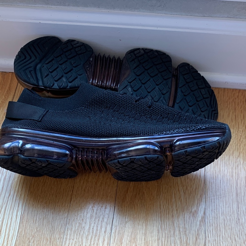 Women’s or Men’s Unisex Black Air-Cushioned Sneakers Size 11 Slip Ons - Picture 5 of 7